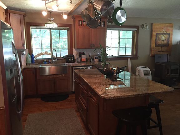 2nd image of 11205 Cowlitz Ct SE