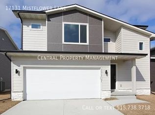 17131 Mistflower Ln, Urbandale, IA 50323