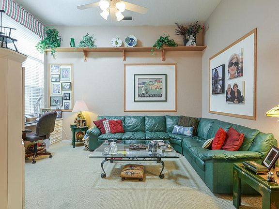 4170 Imperial Isle Dr-large-012-12-Famil