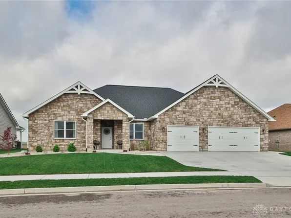 945 Rosenthal Dr, Troy, OH 45373