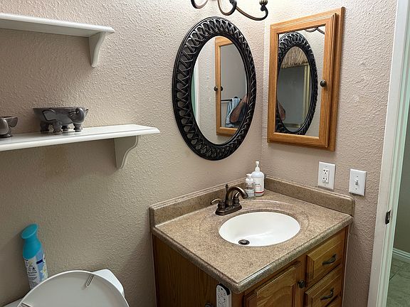 5th image of 754 Bottlebrush Ct