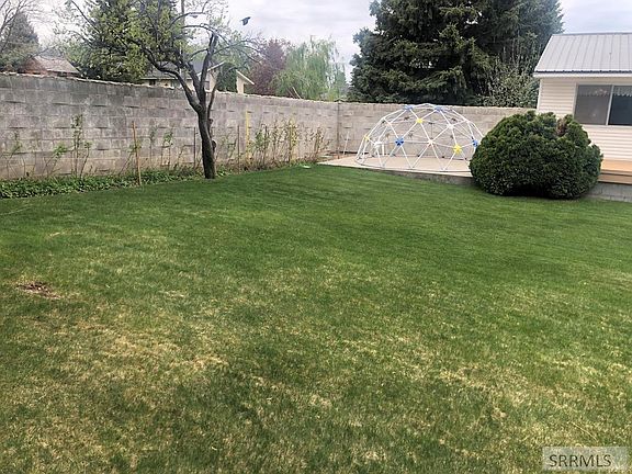 3rd image of 545 Linden Ave