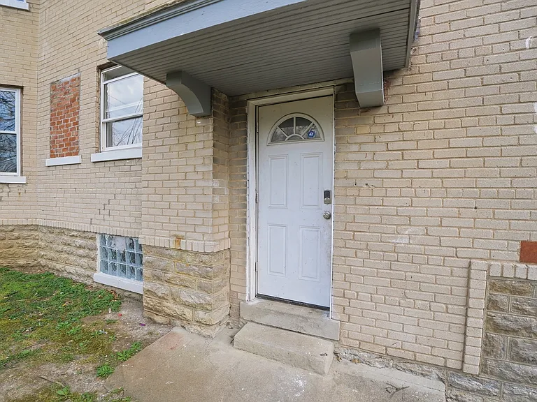 2545 Harrison Ave #2 — Photo 34