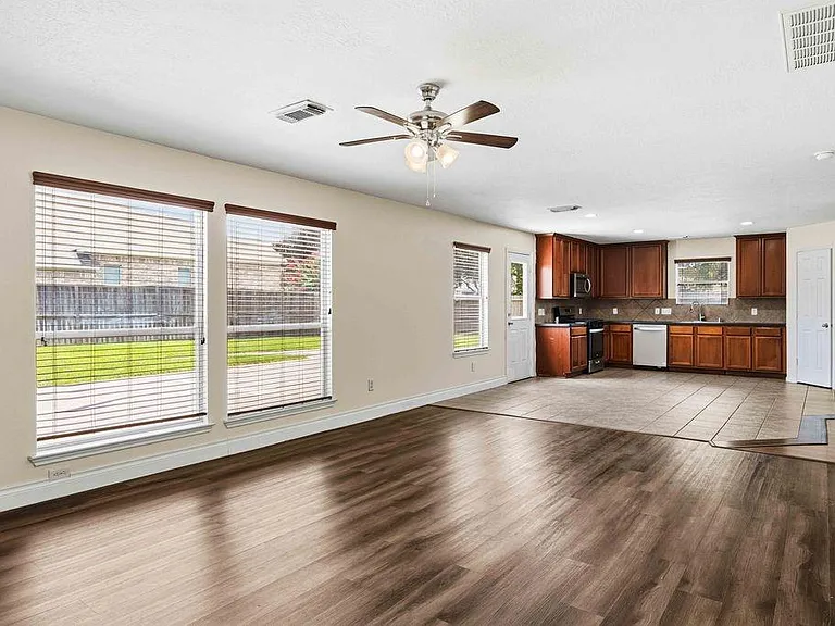 14015 Crossvale Ln — Photo 8