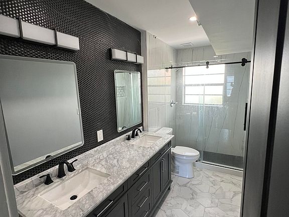 5th image of 1630 Embassy Dr APT 306