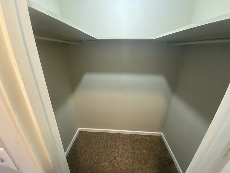 Woodlawn Apartments — Photo 14
