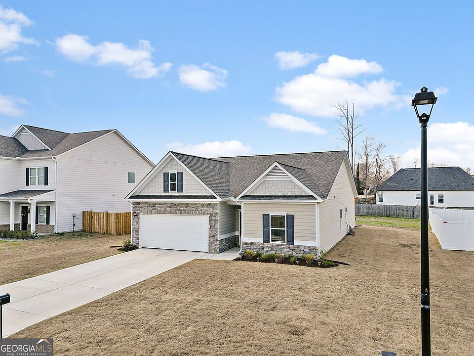 1st image of 9 Mossy Oaks Ln