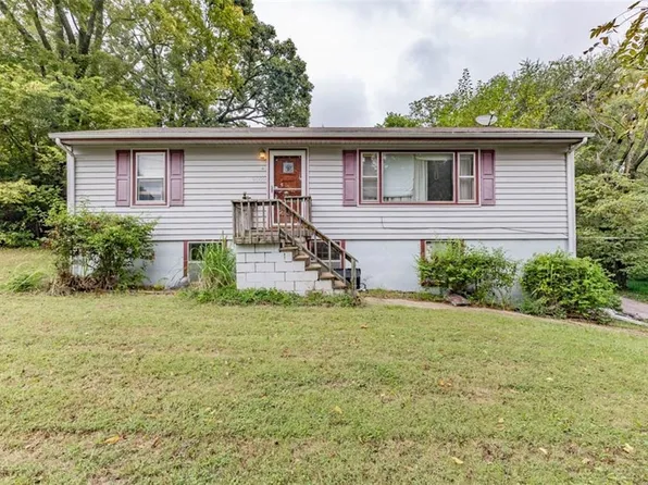 9000 Leeds Rd, Kansas City, MO 64129