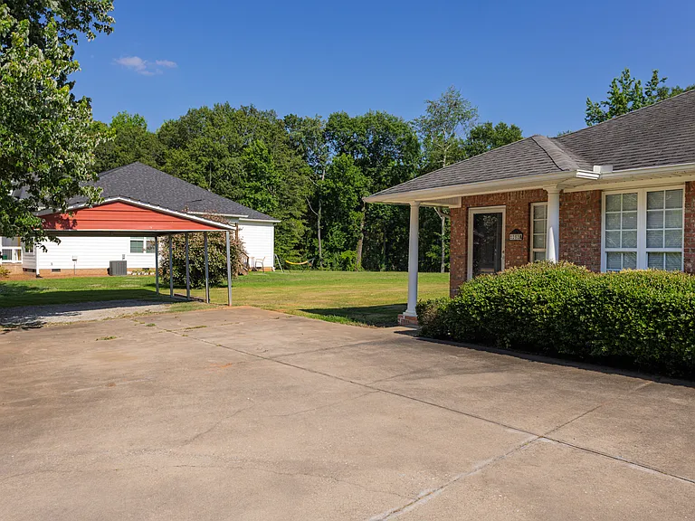 252 Bethesda Rd #A — Photo 4