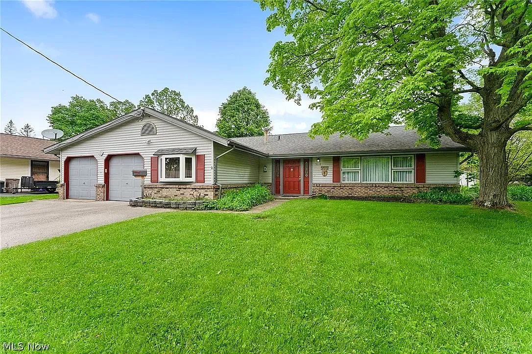3395 Sandalwood Ln photo 1