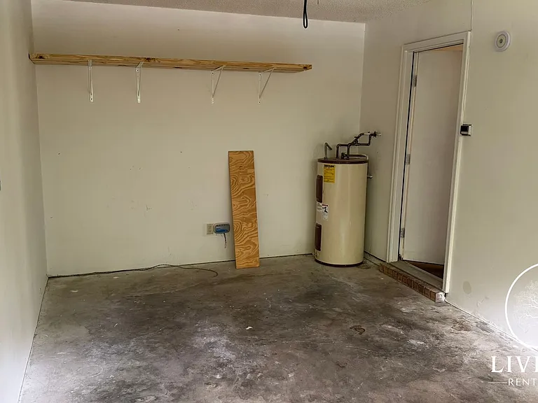 800 Wallace Martin Dr — Photo 18