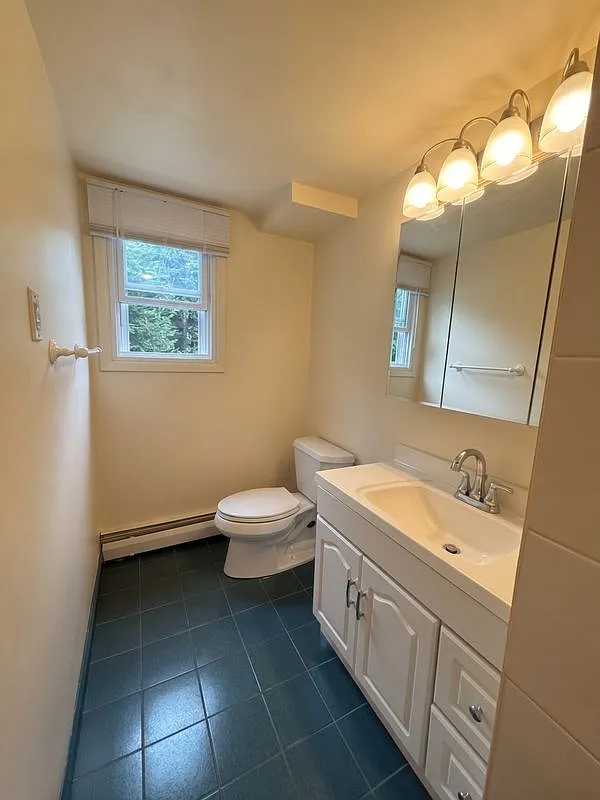 1 bed, 1.0 bath, 736 sqft, $1,900 — Photo 3