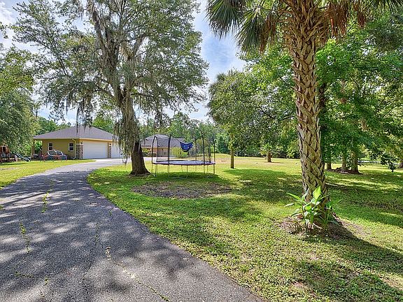 4th image of 11199 NE 40th St
