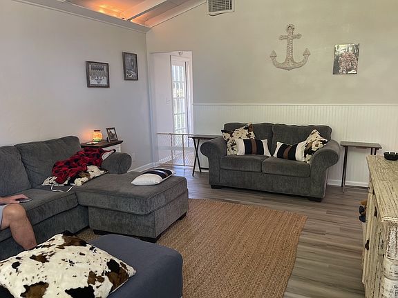 3rd image of 741 SE Eloise Ave