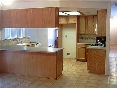 3rd image of 11671 Merino Ave