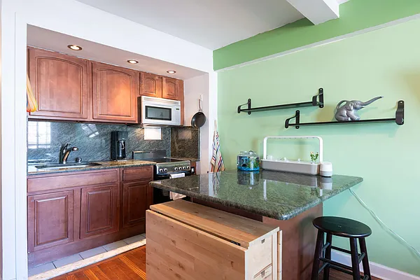 Rented by Anchor Associates | media 12