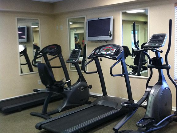 4th image of 8225 Ibis Club Dr