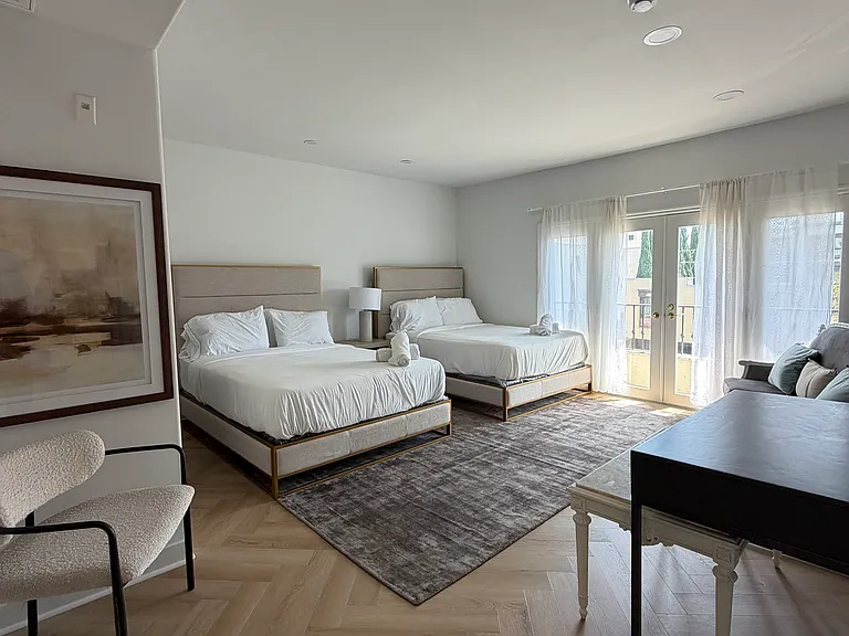 435 Arnaz Dr #200 — Photo 9