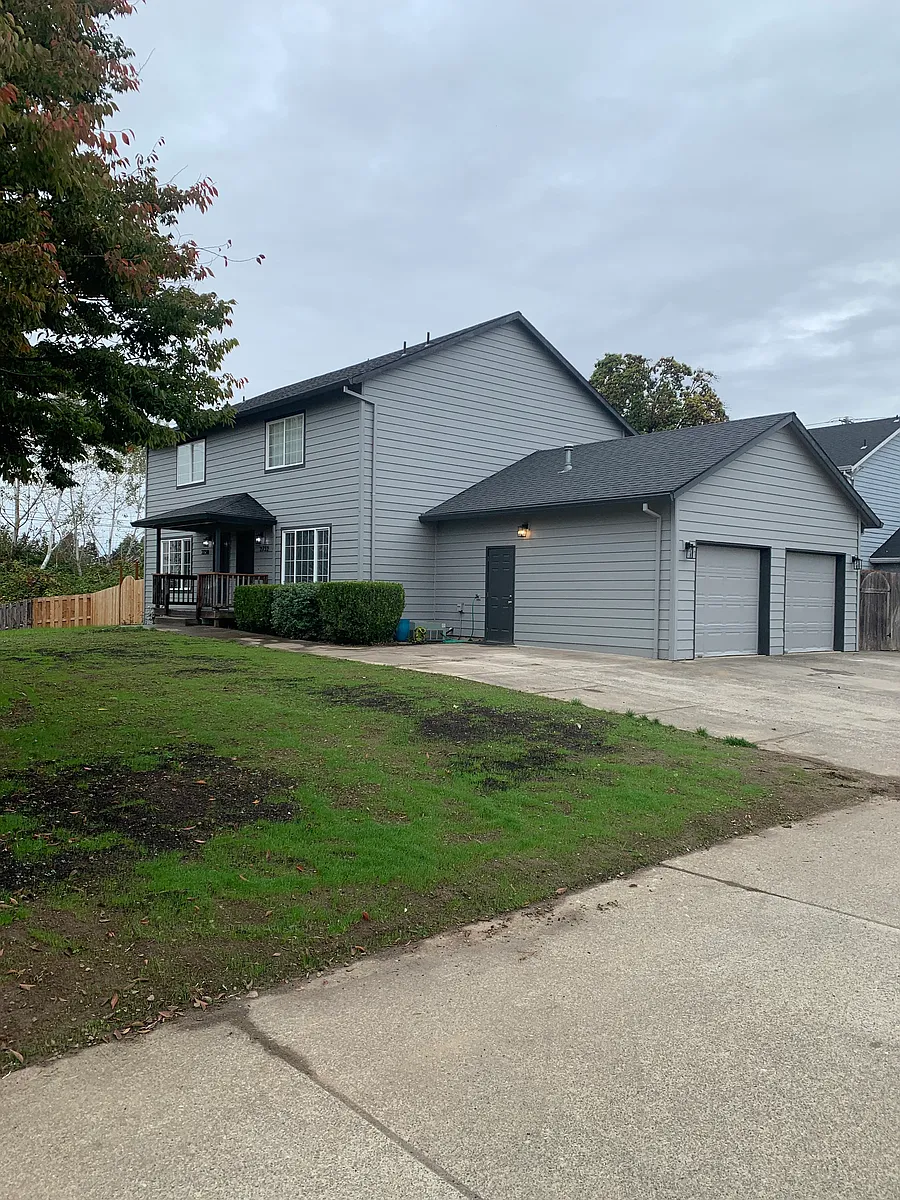 Building Photo - 2750 SE 49th Ave