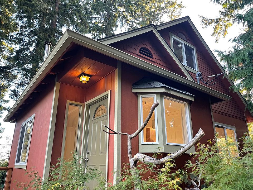 1st image of 9449 NE Harris Ave