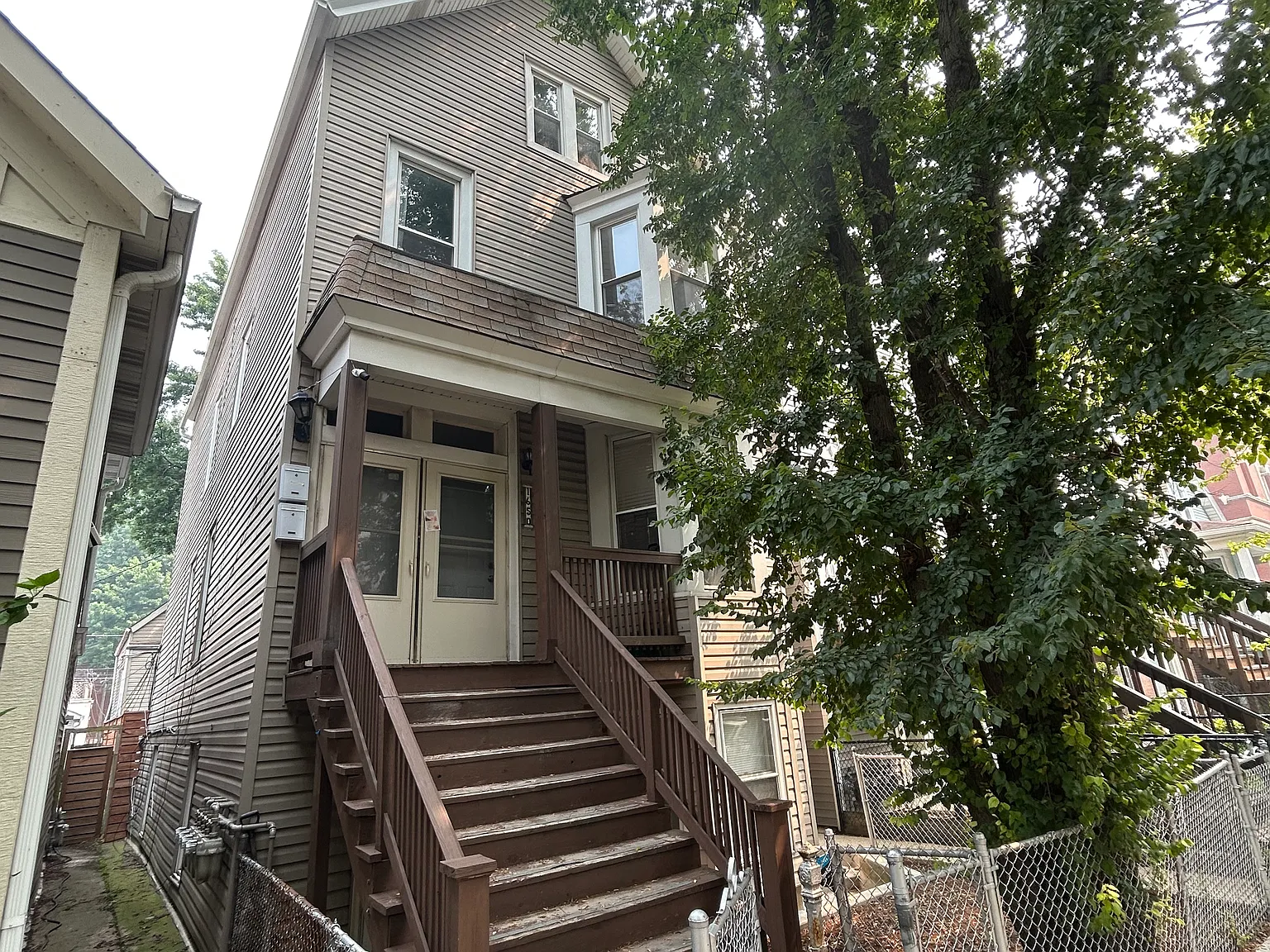 3 bed, 1.5 bath, 1600 sqft, $3,800 — Photo 1