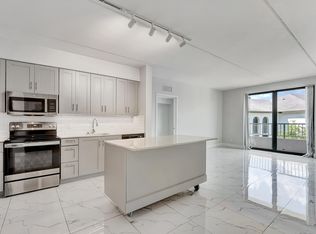 250 W Hidden Valley Blvd #2, Boca Raton, FL 33487