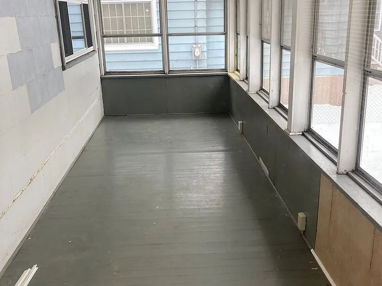 106 Hoover Dr — Photo 3