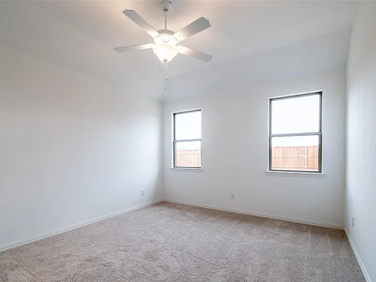 3804 Chicory Ct — Photo 11