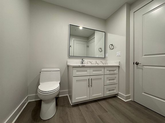 4th image of 386 Atwells Ave #207