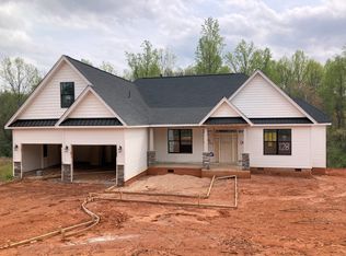 576 Forden Dr, Wellford, SC 29385