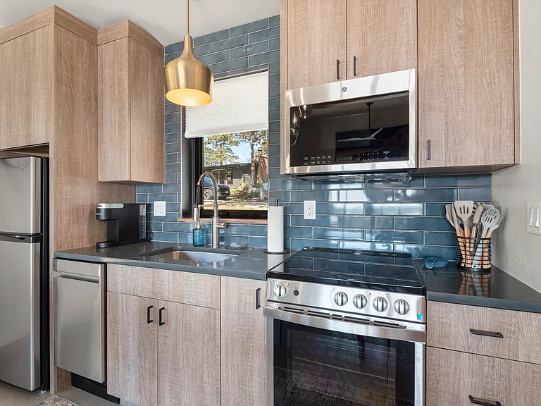 945 Nob Hill Rd #12 — Photo 9