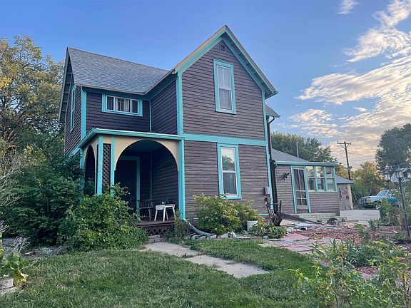 2nd image of 1702 Douglas Ave