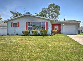 17 Ridge Dr, Decatur, IL 62521