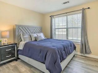 700 Winding River Dr, Lawrenceville, GA 30046