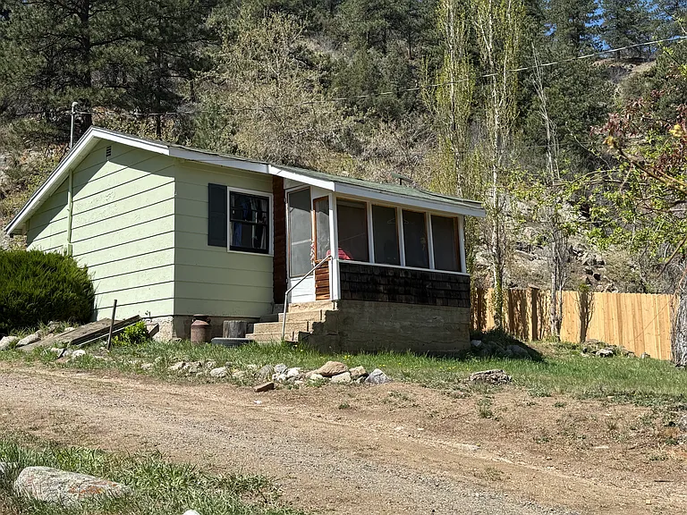 112 Crisman — Photo 1