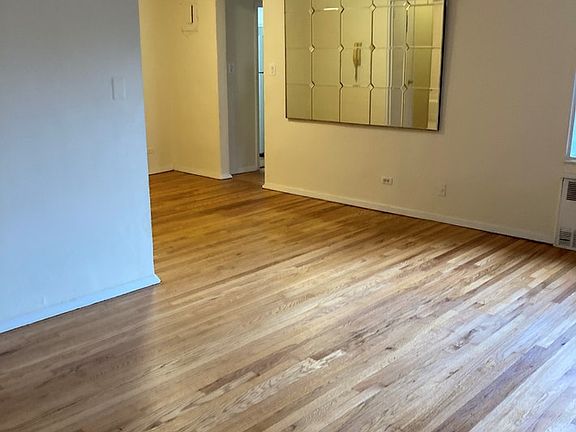 3rd image of 2550 Independence Ave APT 5V