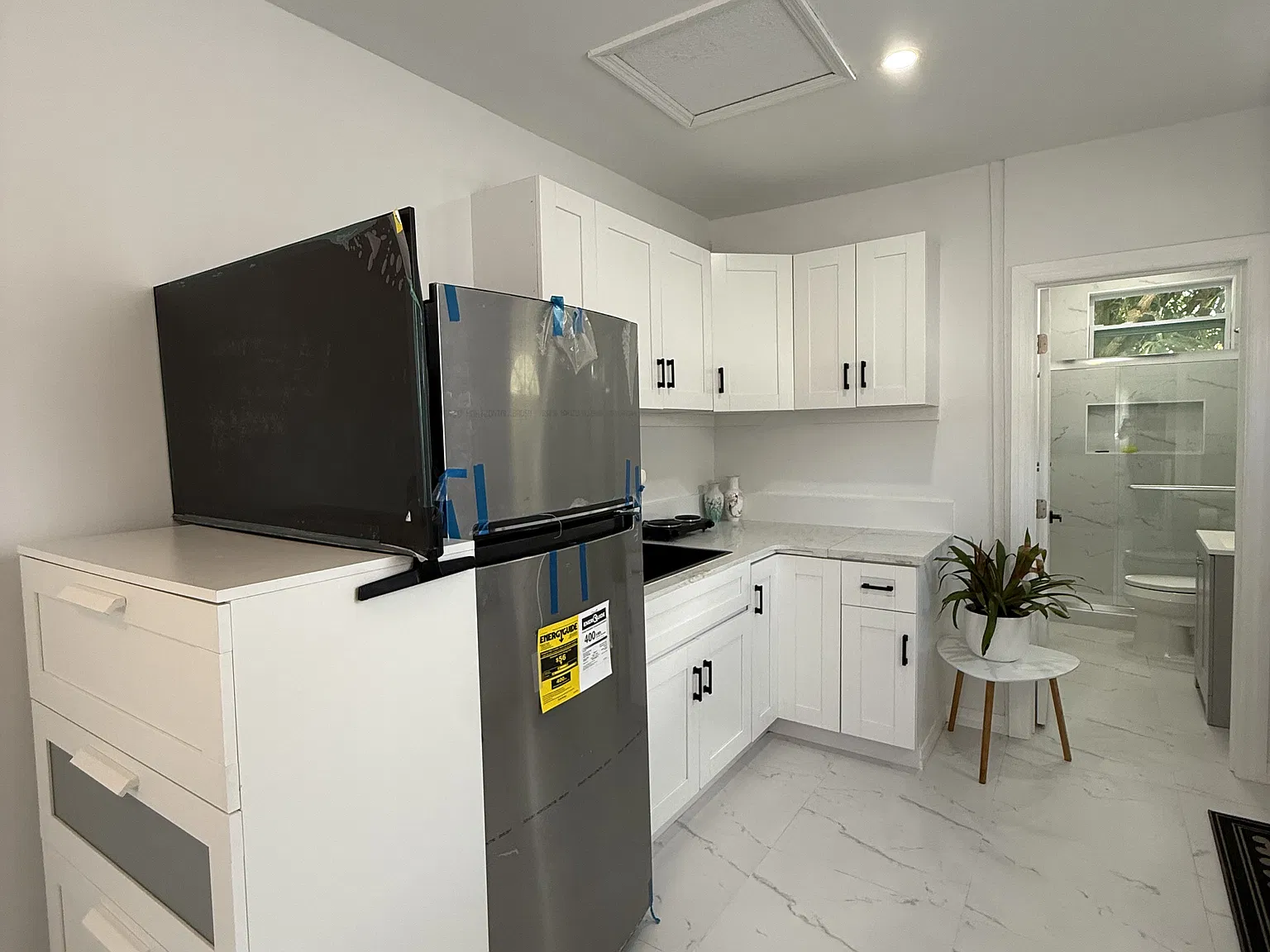 Studio, 400 sqft, $1,500 — Photo 4
