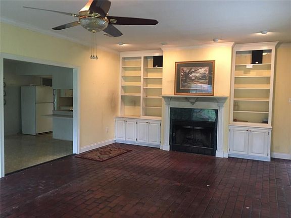 5th image of 302 Marilyn Dr