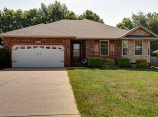 3854 S Hillsdale Ave, Springfield, MO 65807
