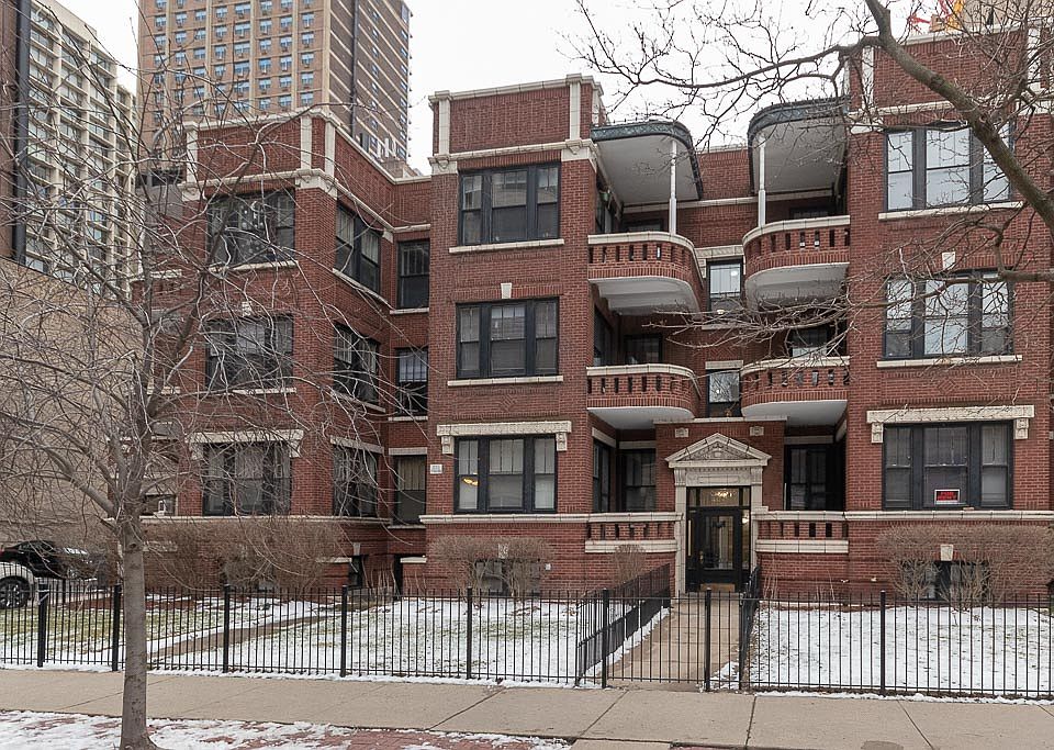 1st image of 445 W Melrose St APT 3A
