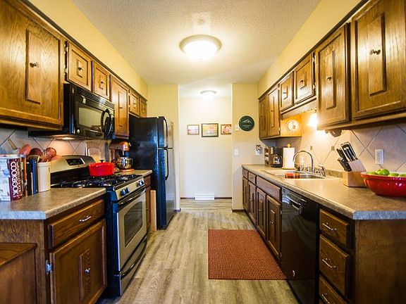 3rd image of 211 Fairview Dr