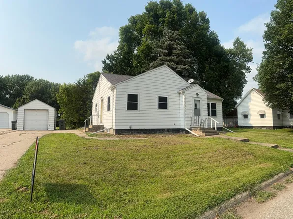 318 5th Ave NE, Clara City, MN 56222