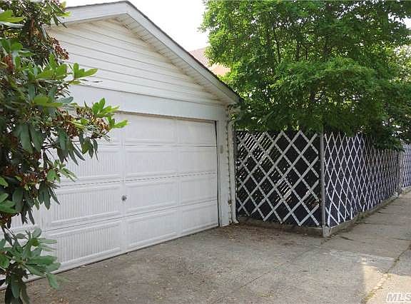 4th image of 20820 34th Ave