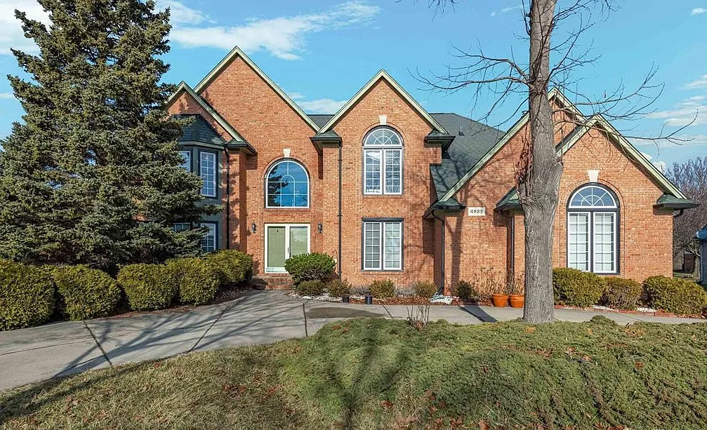 4 bed, 3149 sqft, $3,800 — Photo 1