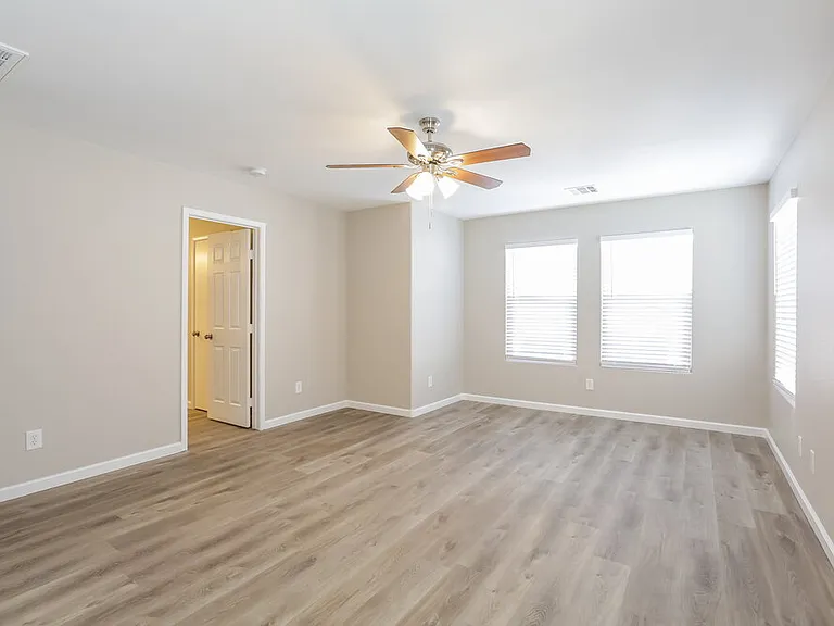 9790 Splendor Sky Ave — Photo 10