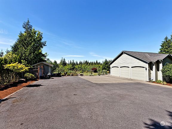 5th image of 2711 Lacrosse Way