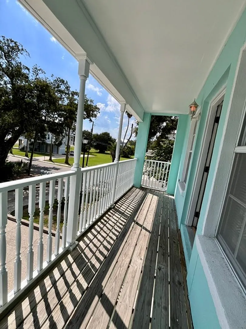 Biloxi 2 Bedroom — Photo 3