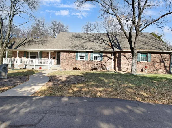 3207 Southern Ave, Parsons, KS 67357