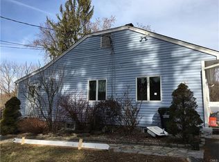 11 The Old Rd, Newtown, CT 06470