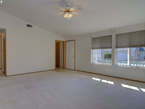 4th image of 7400 NE 43rd Way